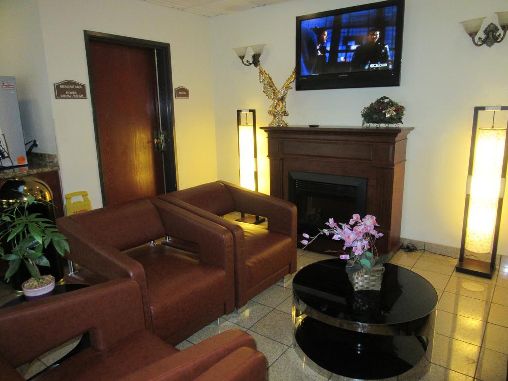 Baymont By Wyndham Columbia Fort Jackson Ngoại thất bức ảnh