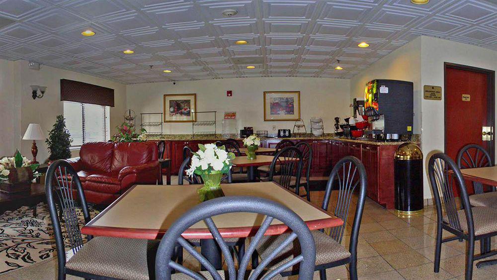 Baymont By Wyndham Columbia Fort Jackson Ngoại thất bức ảnh